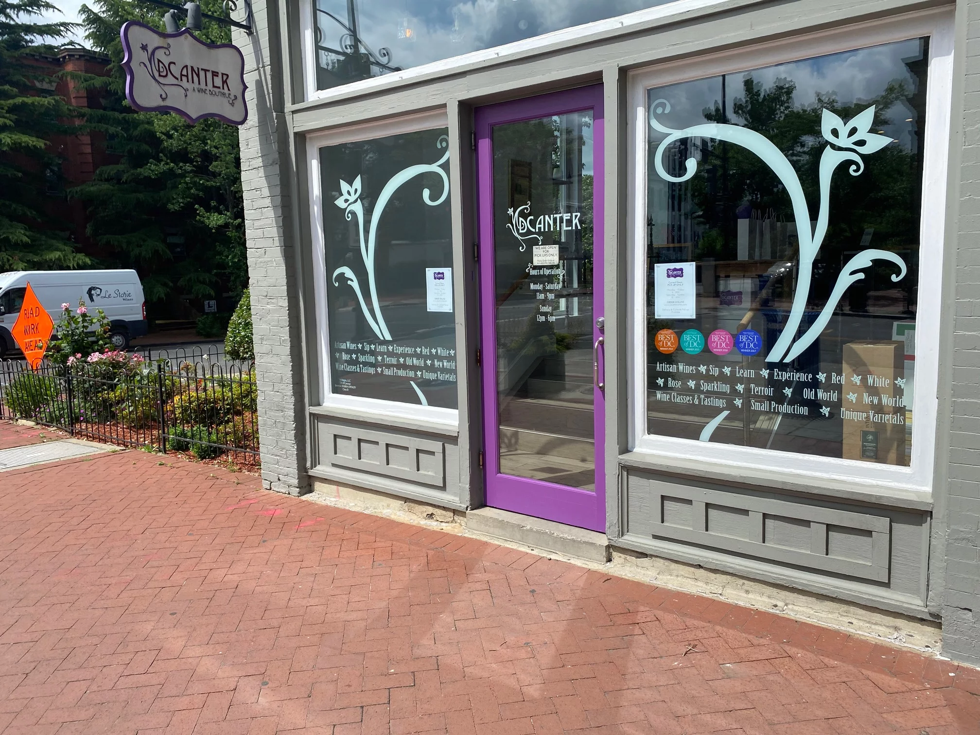 Decorative window graphics