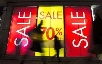 Blog 8 How Brick and Mortar Stores Can Win Against Online Retailers This Holiday